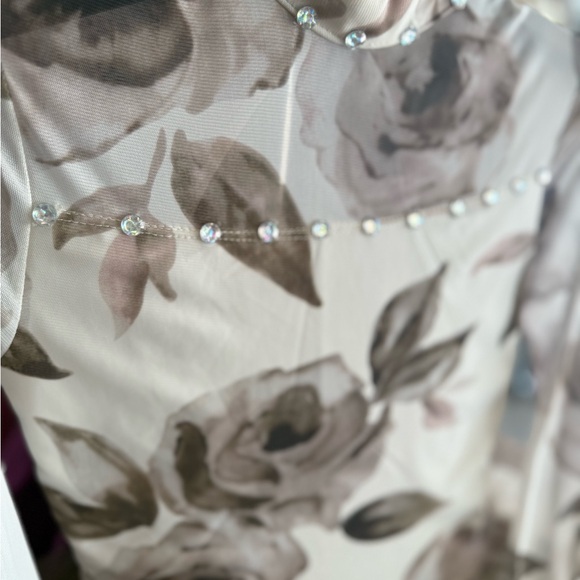 Revolution Purple and Cream Costume with hair piece - Picture 5 of 7